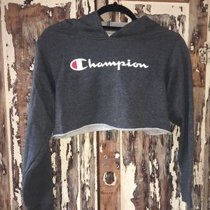 Champion grey cropped hoodie 🤍